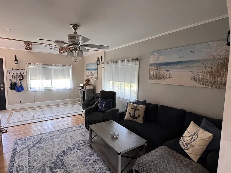 183 Babcock St — Photo 4