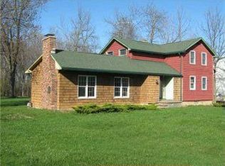 8087 Simms Rd, Lockport, NY 14094