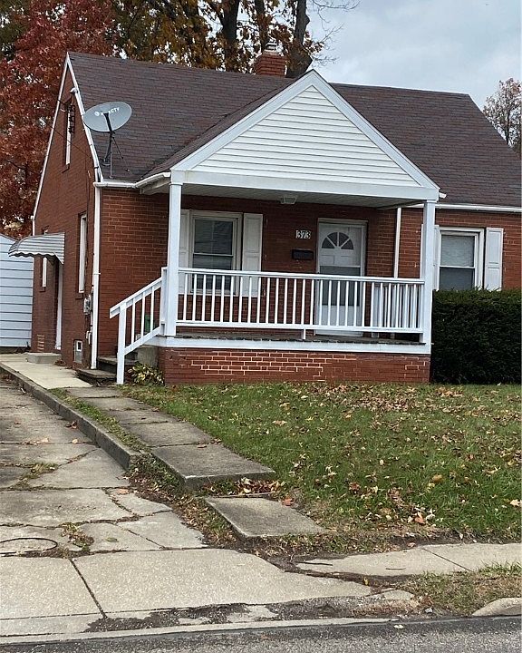 1st image of 373 Robinson Ave