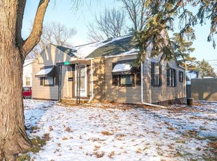 1030 S 13th St, Pekin, IL 61554
