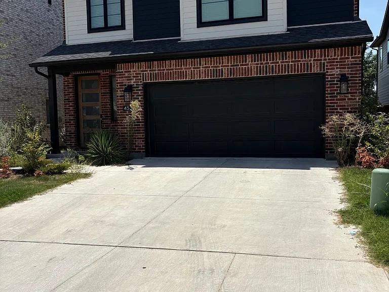 4532 Hogans Alley Dr — Photo 1