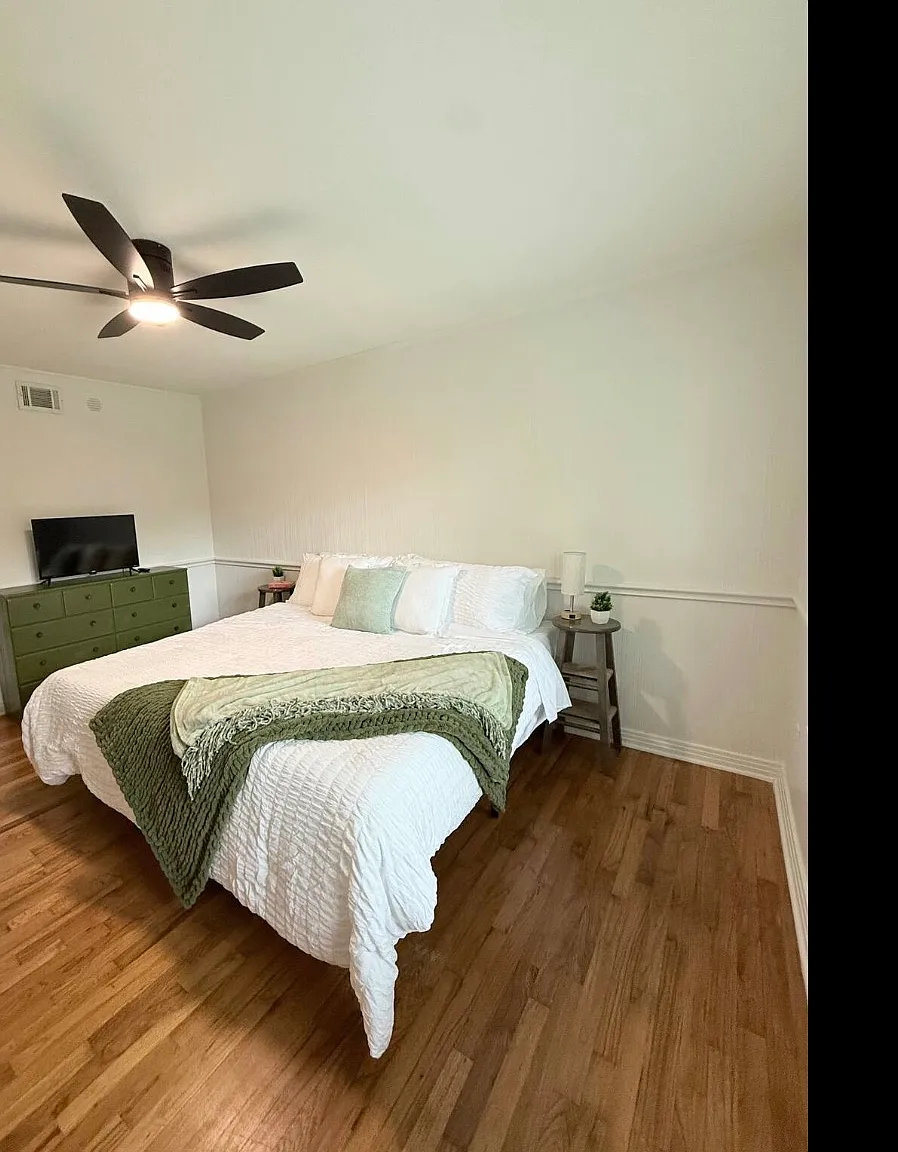 3 bed, 1565 sqft, $2,100 — Photo 2