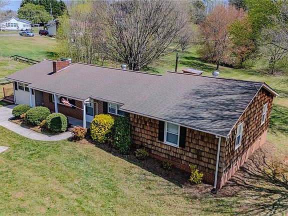 3rd image of 277 Simpson Mill Rd