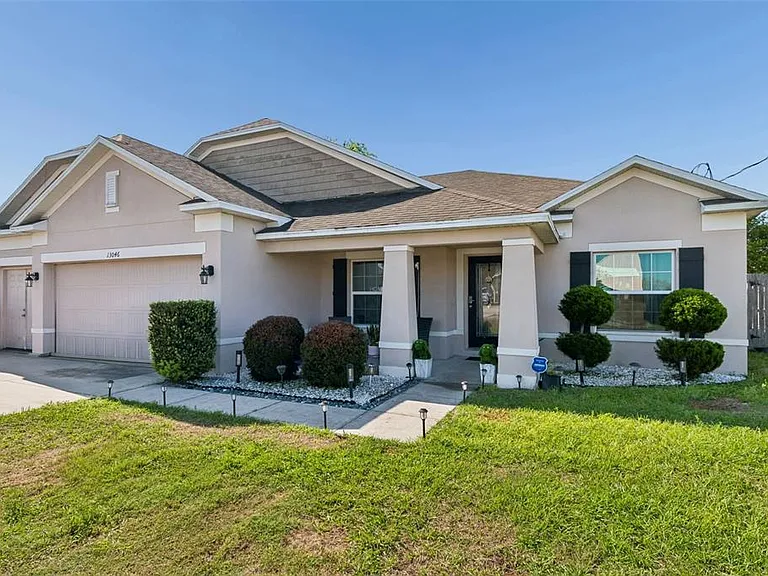 13046 Linden Dr — Photo 2