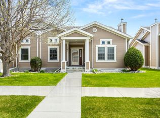 1363 Highpointe Dr N, Fargo, ND 58102