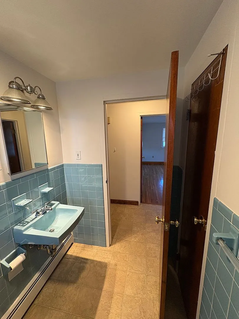 600 Cabot Street — Photo 4