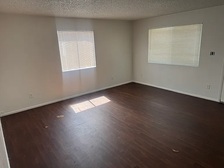 1414 E Dana Ave — Photo 3