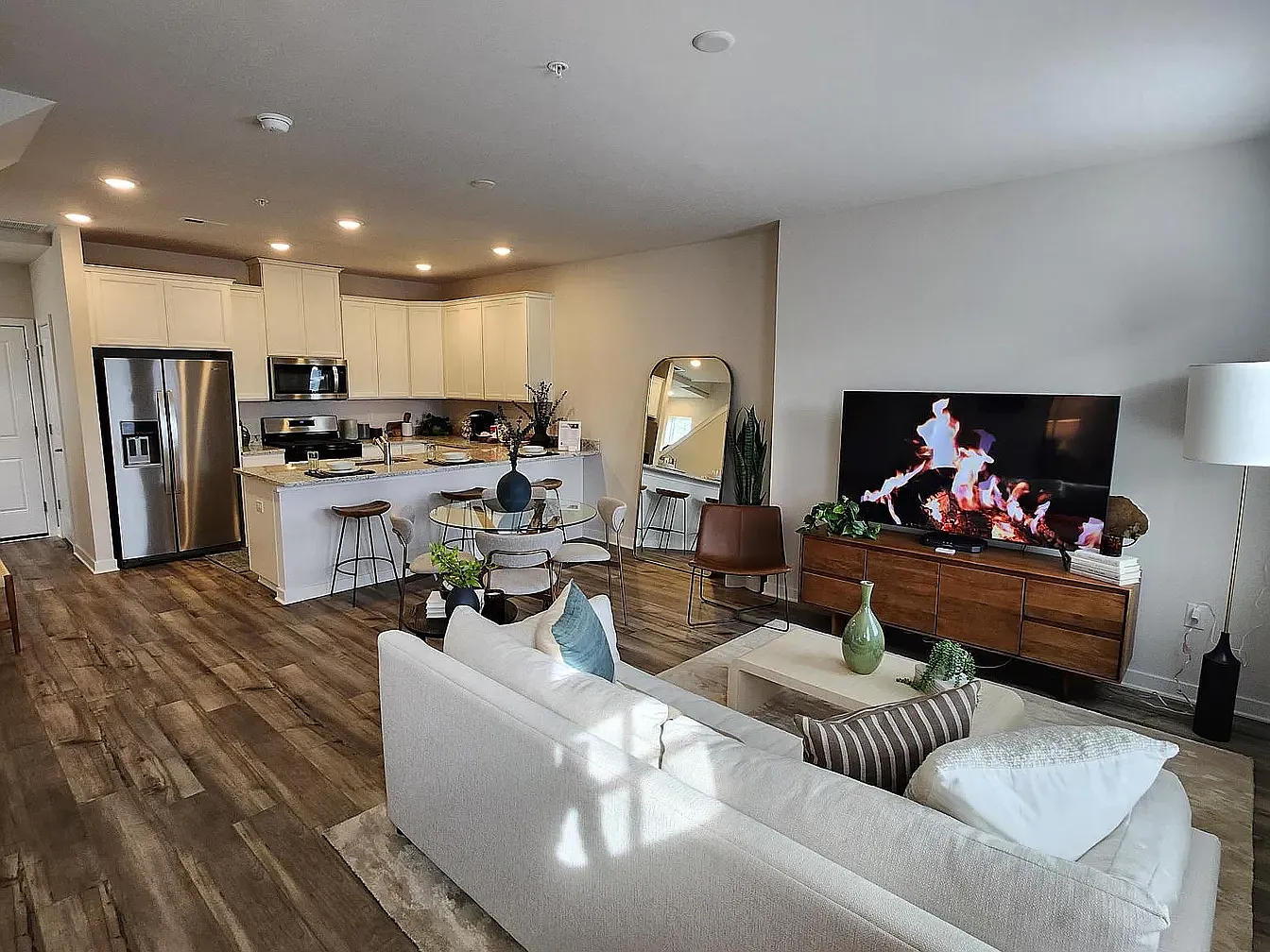2 bed, 2.5 bath, 1237 sqft, $2,550 — Photo 3