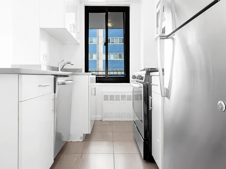 40 W 135th St #17R — Photo 1