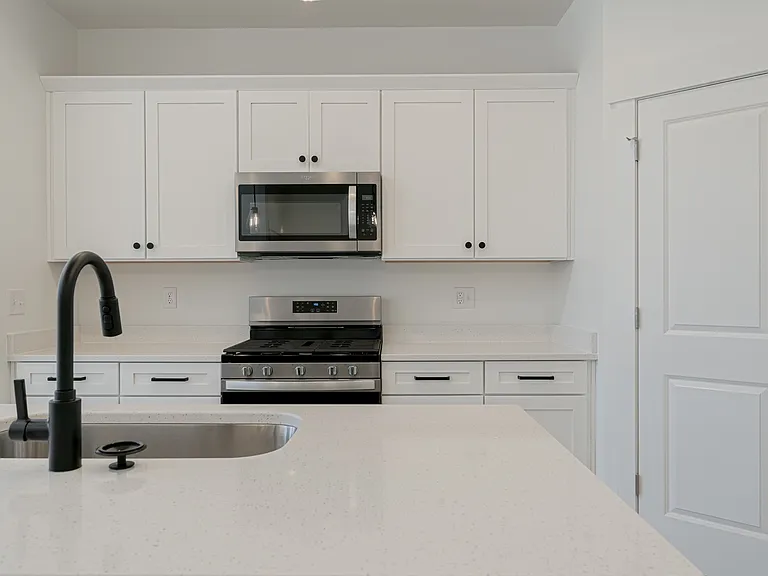 732 N Banner Dr — Photo 5