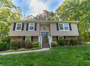 235 Tanglewood Dr, Mount Airy, NC 27030
