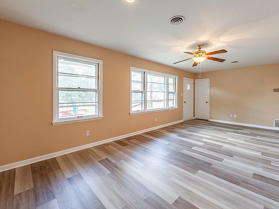 4th image of 194 E Forest Ave