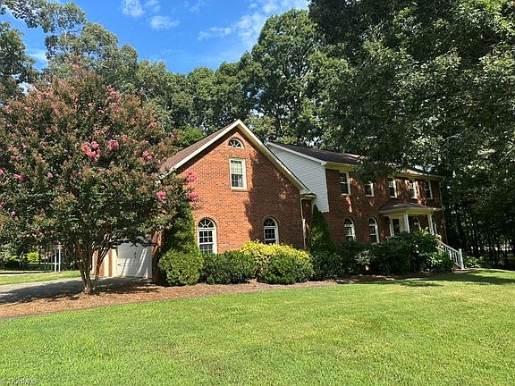 2nd image of 949 Aquaview Dr