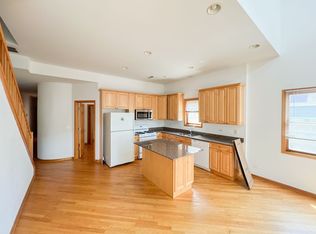 2743 N Southport Ave #3S, Chicago, IL 60614