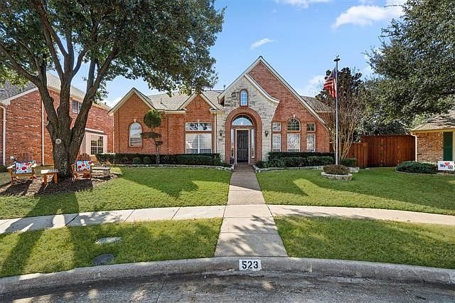 1st image of 523 Loxley Dr