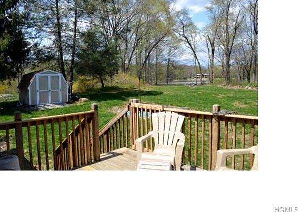 1st image of 8 Seneca Ln