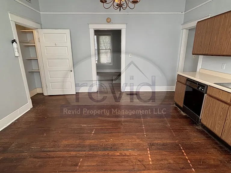 288 N. McLean Blvd — Photo 12