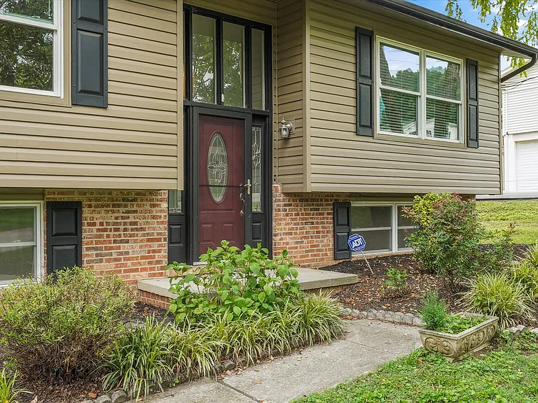 509 Banbury Rd — Photo 35