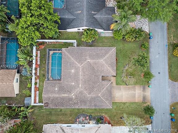 3rd image of 3827 NW 72nd Dr