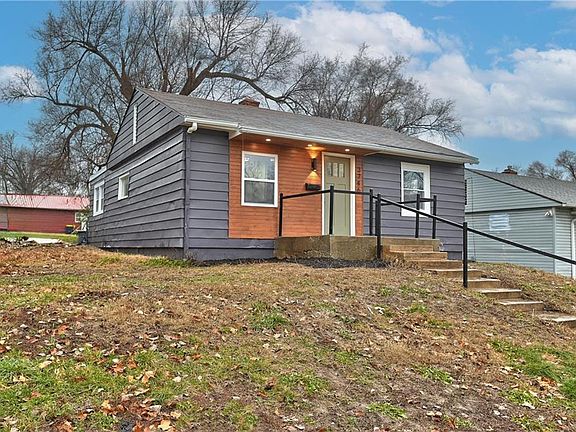 2nd image of 3746 Myrtle Ave