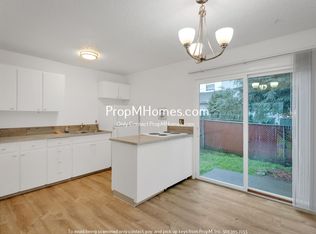 712 9th St, Oregon City, OR 97045