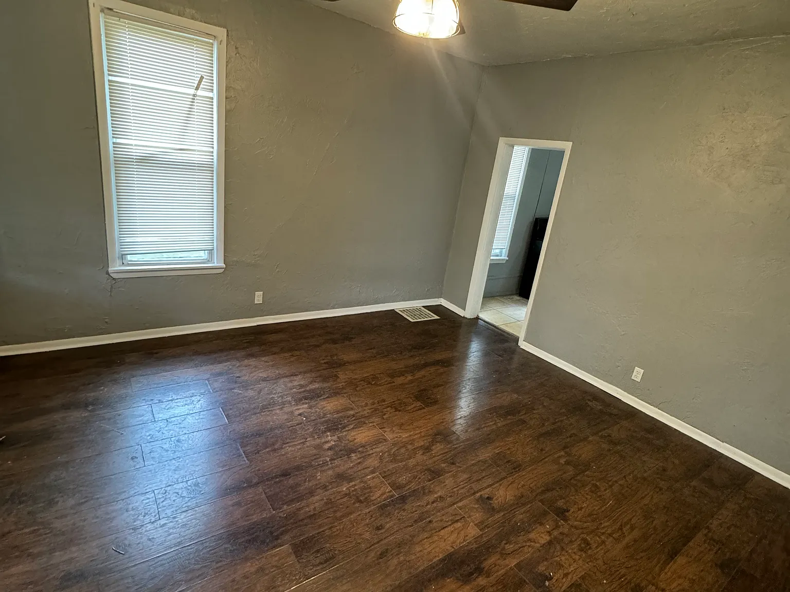 4 bed, $1,100 — Photo 4