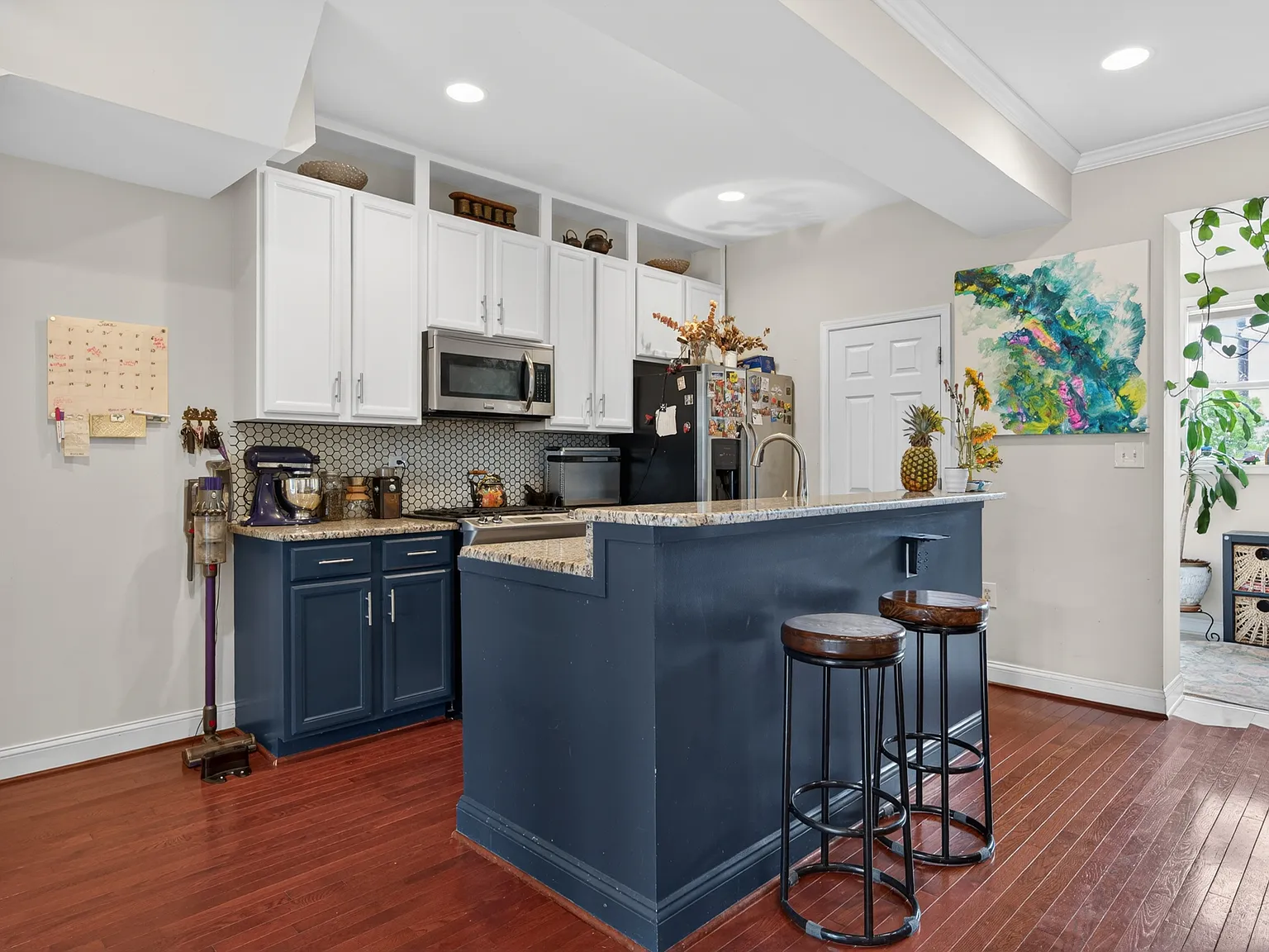 3 bed, 3.5 bath, 1939 sqft, $4,500 — Photo 1