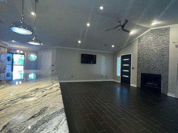3rd image of 8 W Prairie Dunes Ct #8