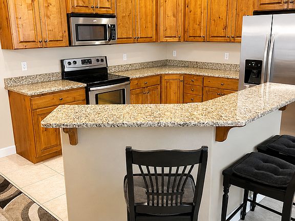 5th image of 930 W 965th St N APT 311