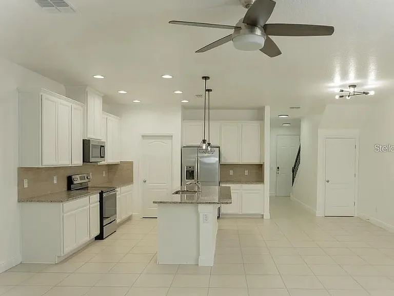 81 Mayo Ct — Photo 5