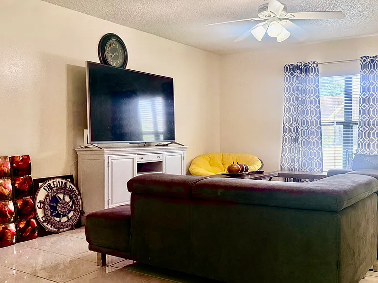 5913 Corson Pl — Photo 8