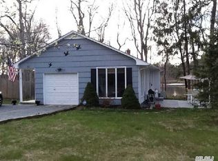 137 Schultz Rd, Manorville, NY 11949