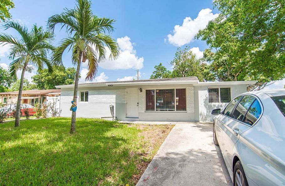 1st image of 4931 SW 40th Ave