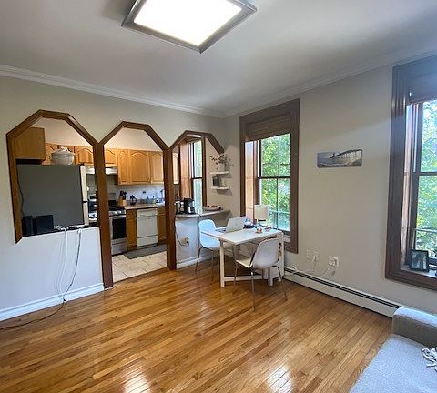 4th image of 213 Cumberland St #2F