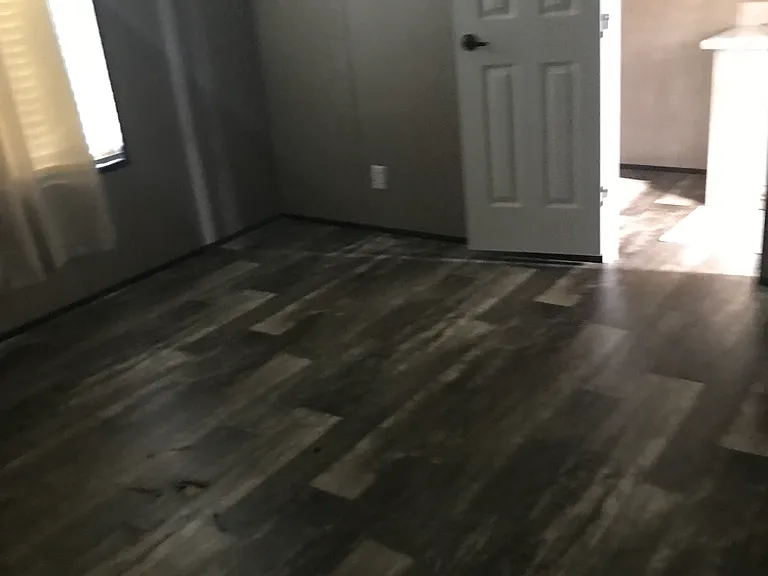 402 Samantha St — Photo 14