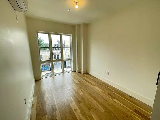 Rented by Tapiro Realty | media 3