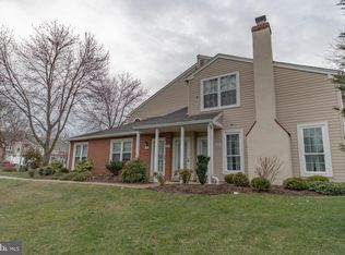 604 Beacon Hill Dr, Holland, PA 18966