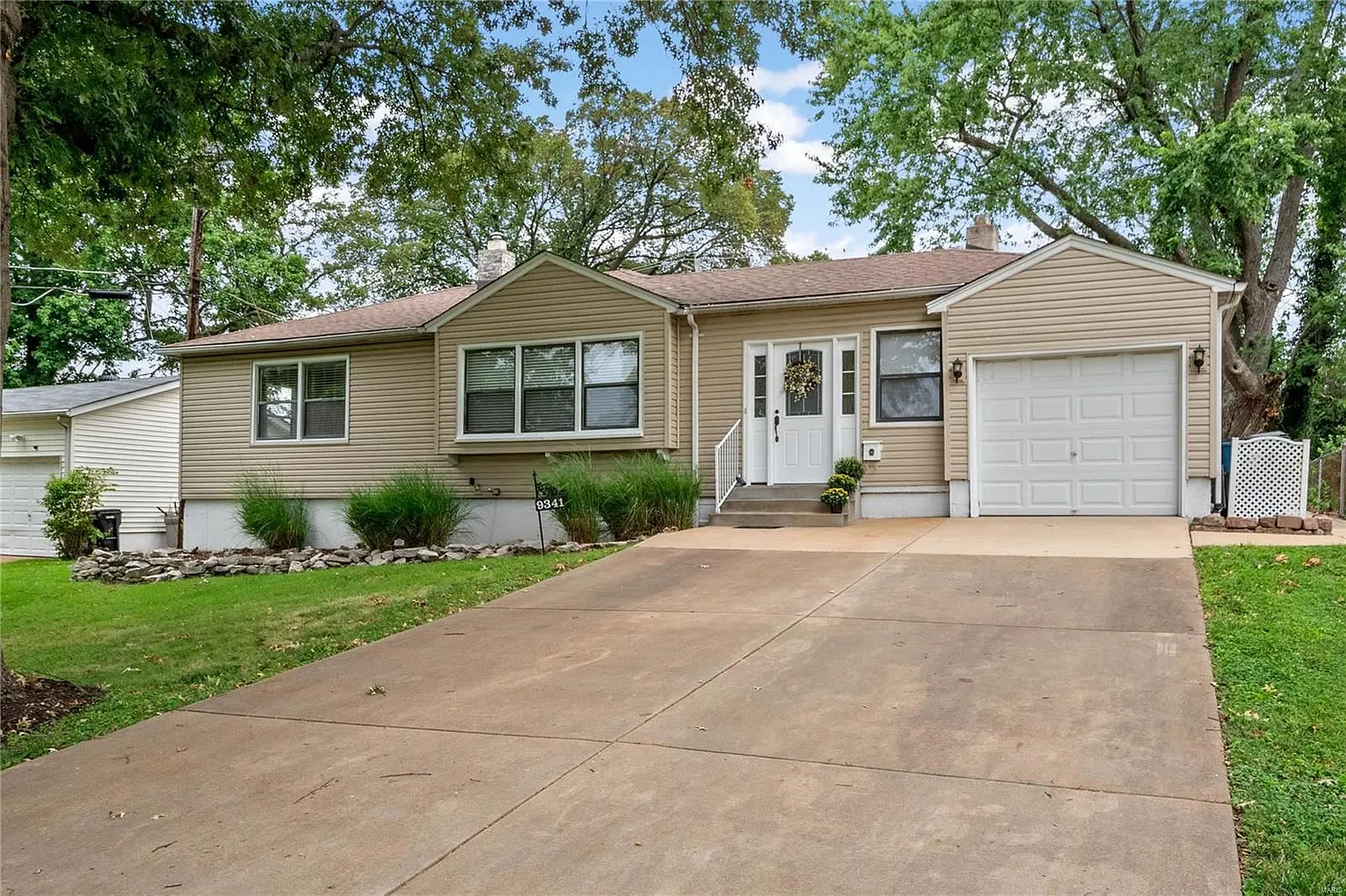 9341 Talbot Dr photo 1