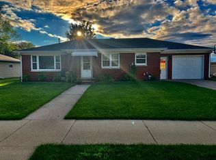 724 Redwood Dr, Green Bay, WI 54304