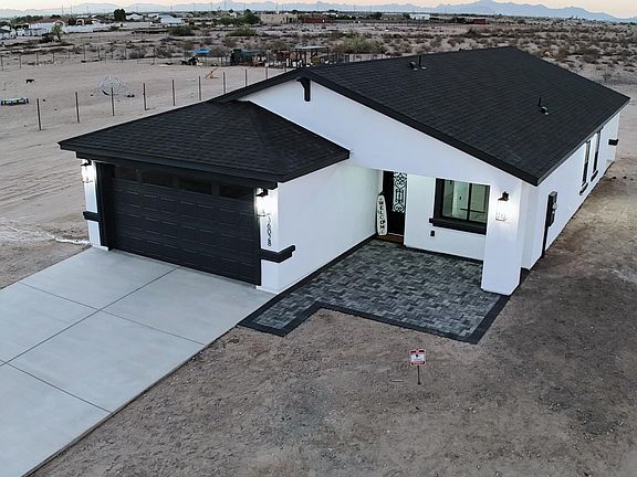 3rd image of 36028 W HADLEY Street