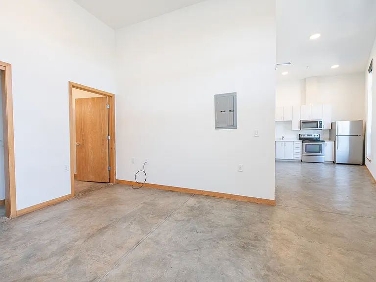 9320 SE Woodstock Blvd #101 — Photo 7