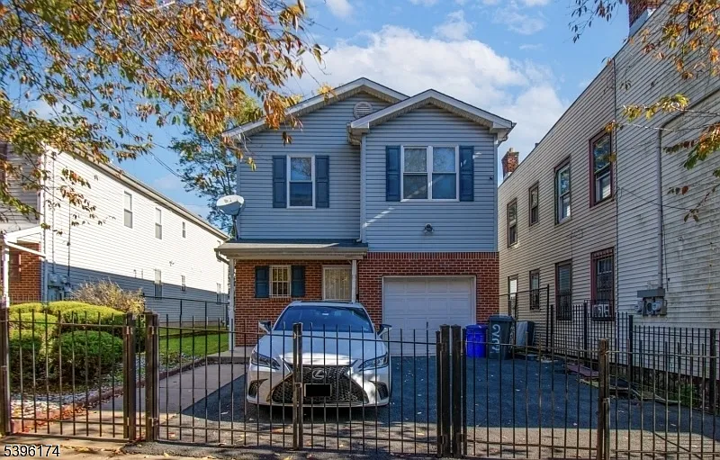 2 bed, 1.0 bath, $2,150 — Photo 1