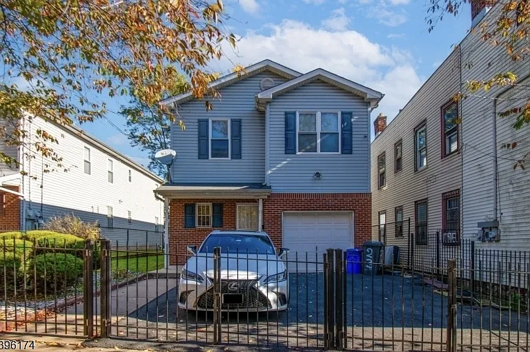 237 Rose St #1 — Photo 1