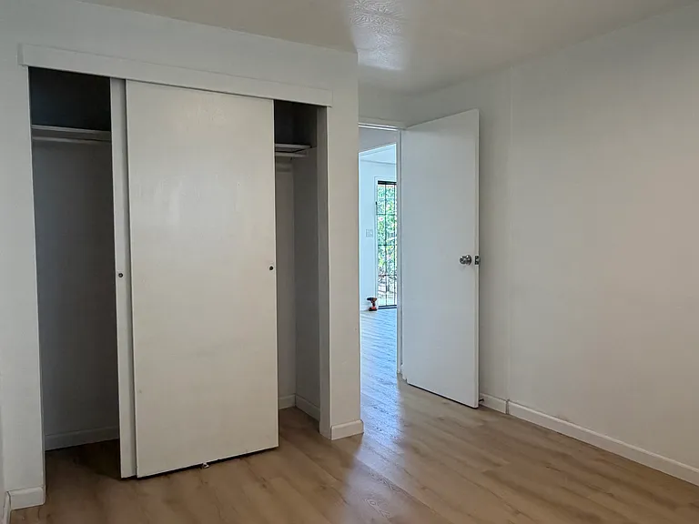 2125 Hillcrest St — Photo 7