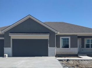 18708 Deer Run St, Spring Hill, KS 66083