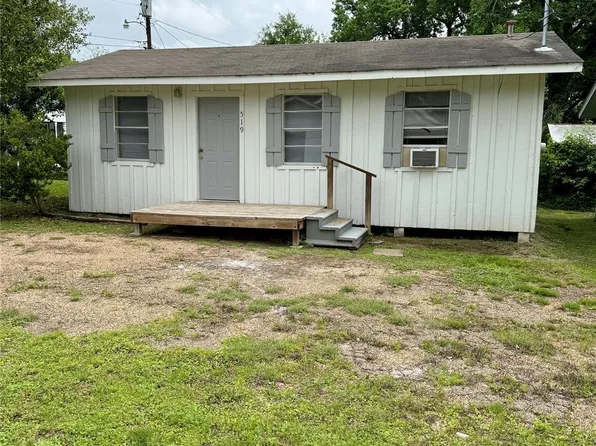 519 McGuire Ln, Huntsville, TX 77340