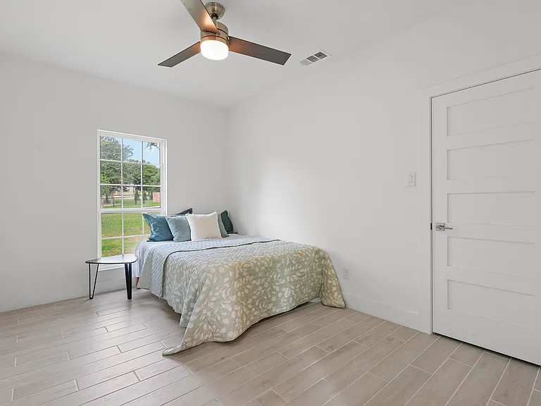 4013 Legend Trl — Photo 11