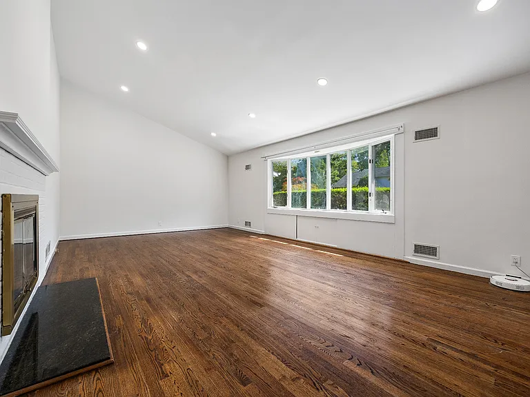 372 Heathcote Rd — Photo 8