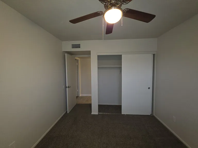 3rd BEDROOM-Closet