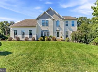 930 Hillcrest Dr, Kinzers, PA 17535